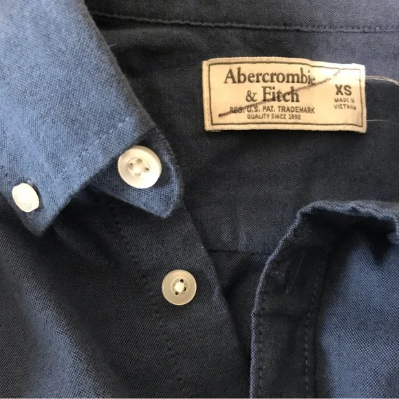 Abercrombie & Fitch Men Blue Button Down Shirt - Picture 2 of 3